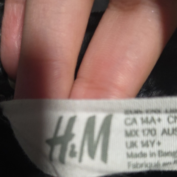 H&M Black Button-Front Mini Skirt - Picture 2 of 3